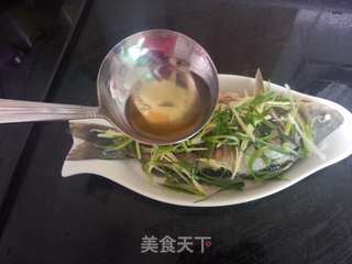 清蒸鲫鱼的做法步骤:8