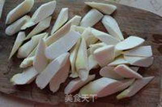 油焖茭白的做法步骤:2