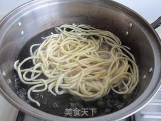 毛芹木耳肉打卤面的做法步骤:11