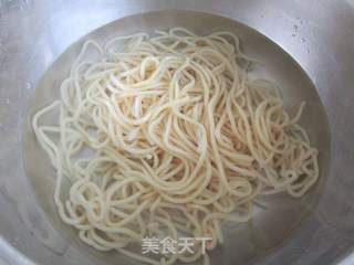 毛芹木耳肉打卤面的做法步骤:12