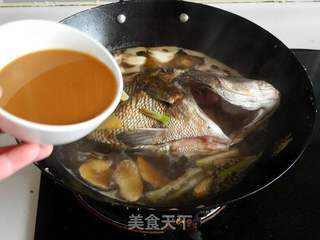 酱烧包公鱼的做法步骤:13