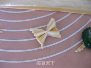 彩蝶骨汤面的做法步骤:18