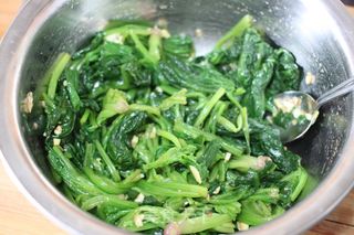 【凉拌菠菜】的做法步骤:11