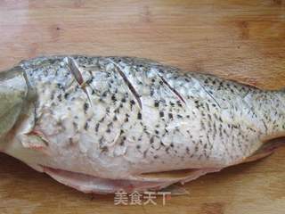 皮馕烧鲤鱼的做法步骤:2