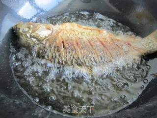 皮馕烧鲤鱼的做法步骤:6