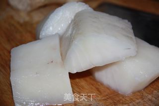 葱姜鳕鱼豆腐煲的做法步骤:2