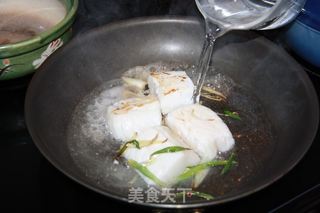 葱姜鳕鱼豆腐煲的做法步骤:6