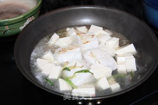 葱姜鳕鱼豆腐煲的做法步骤:7