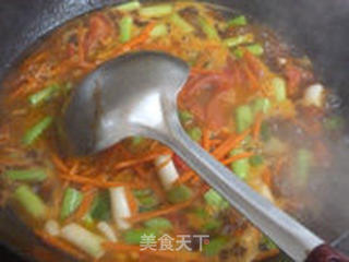 蒜苗胡萝卜焖面的做法步骤:8