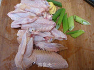 红枣煲鸡翅的做法步骤:2