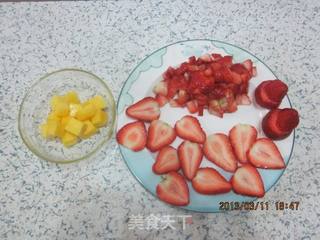 草莓奶油蛋糕的做法步骤：1