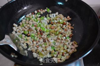 【什锦咸菜炒饭】的做法步骤:3
