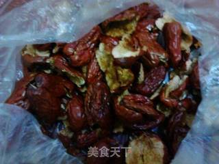 蜜制枸杞红枣膏的做法步骤:2