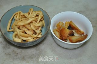 萝卜干炒猪油渣的做法步骤：1