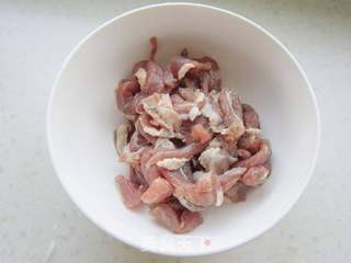 孜然洋葱肉丝的做法步骤:2