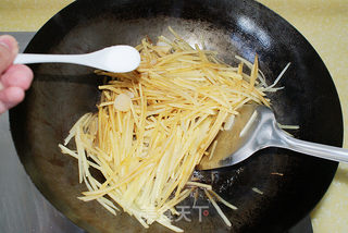 双椒土豆丝的做法步骤:7