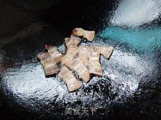 腊肉火腿肠炒白菜的做法步骤:4