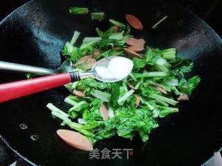 腊肉火腿肠炒白菜的做法步骤:7
