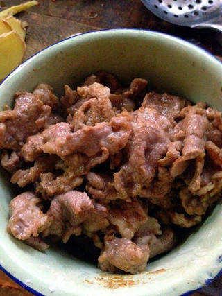 葱爆羊肉的做法步骤:3