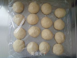 奶香豆沙排包的做法步骤:7
