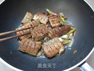 鲜美下饭好滋味:红烧带鱼的做法步骤:8