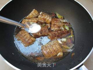 鲜美下饭好滋味:红烧带鱼的做法步骤:10