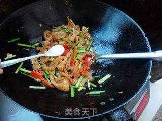 韭菜苔炒猪皮的做法步骤:7