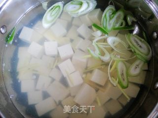 美味荠菜豆腐汤的做法步骤:4