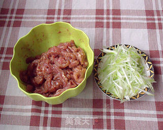 京酱肉丝的做法步骤:2
