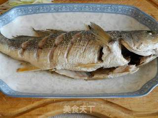 蒜香黄姑鱼的做法步骤:7