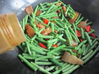豇豆炒腊肉的做法步骤:9
