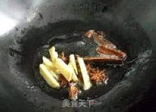 〖竹笋焖五花肉〗的做法步骤:4