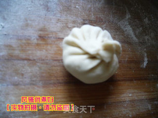 灌汤小笼包 详细图解猪肉大葱酱香小肉包的做法步骤:16