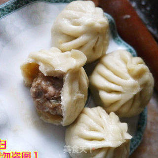 灌汤小笼包 详细图解猪肉大葱酱香小肉包的做法步骤:18