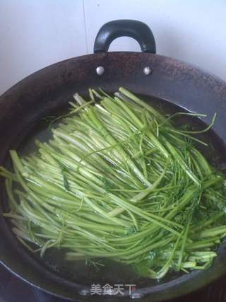猪肉茴香菜包子!~~~~~的做法步骤:4