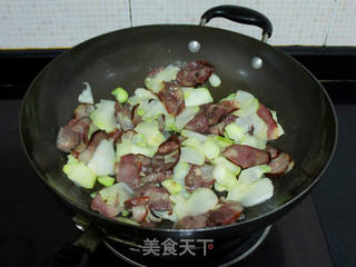 【青菜头炒香肠】的做法步骤:7