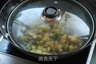 茄子最好吃的一种做法【西红柿尖椒炒茄子】的做法步骤：10