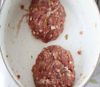 煎牛肉饼三明治的做法步骤:4