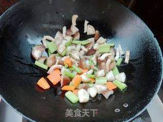芹菜炒香菇的做法步骤:5