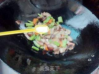 芹菜炒香菇的做法步骤:6