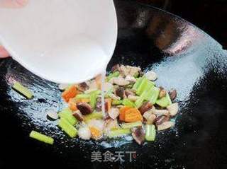 芹菜炒香菇的做法步骤:7