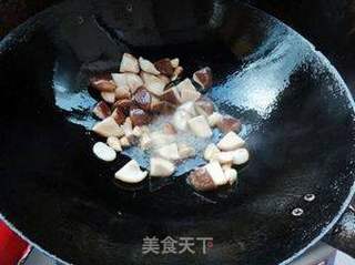 洋葱炒香菇的做法步骤:4
