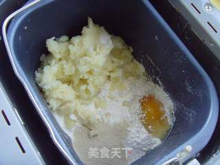 马铃薯迷迭香面包的做法步骤:2
