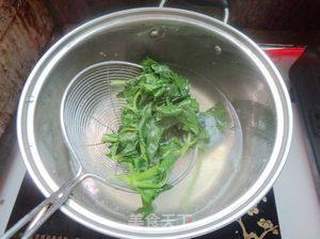 夏日清爽小菜来开胃——芹叶拌豆腐的做法步骤:3
