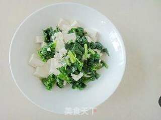 夏日清爽小菜来开胃——芹叶拌豆腐的做法步骤:5