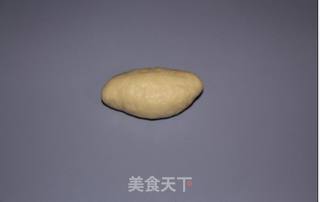 奶香软绵——毛毛虫面包的做法步骤:4
