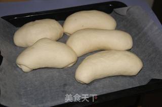 奶香软绵——毛毛虫面包的做法步骤:5