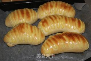 奶香软绵——毛毛虫面包的做法步骤:7
