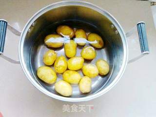 孜然椒盐小土豆的做法步骤:2