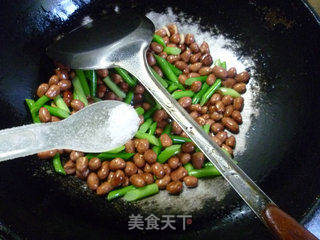 蒜薹炒花生仁的做法步骤：10